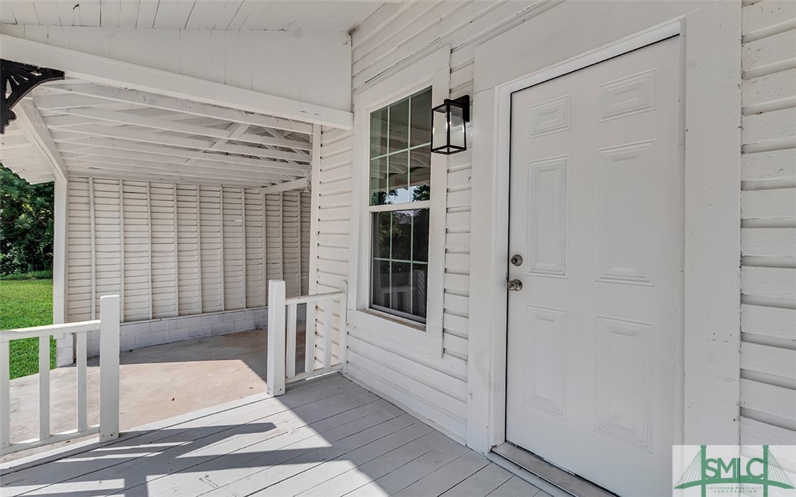 135 SW McQueen Street