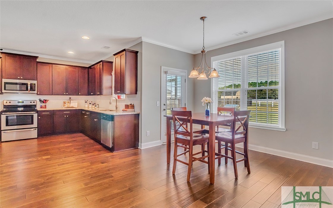 100 Meadowlands Drive