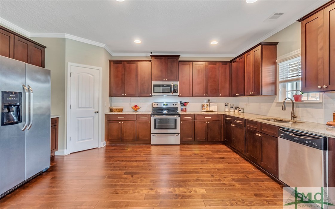 100 Meadowlands Drive