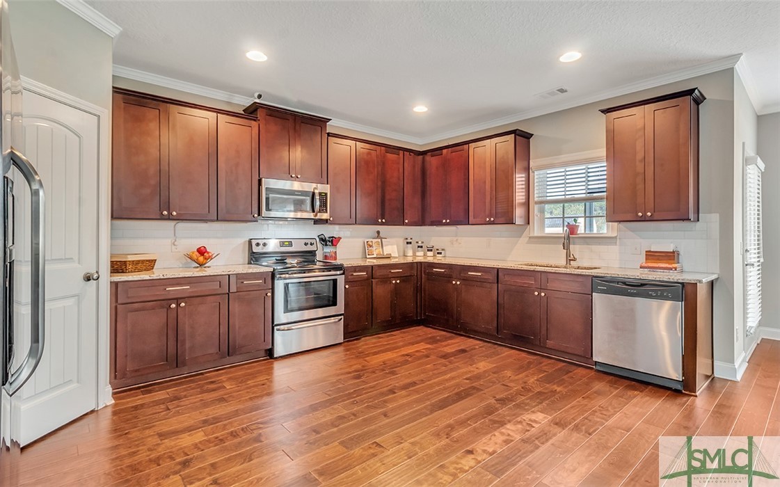 100 Meadowlands Drive