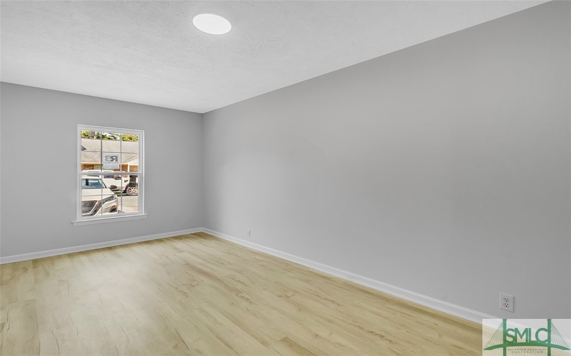 106 N Leeds Gate Road