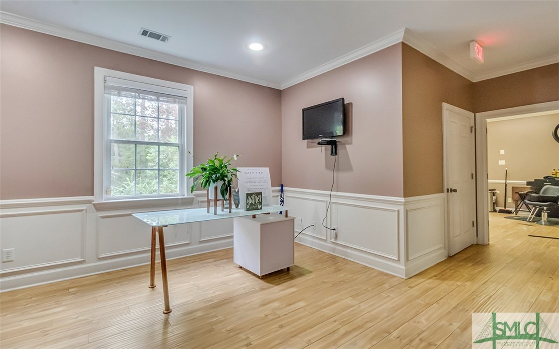 9100 White Bluff Road 406