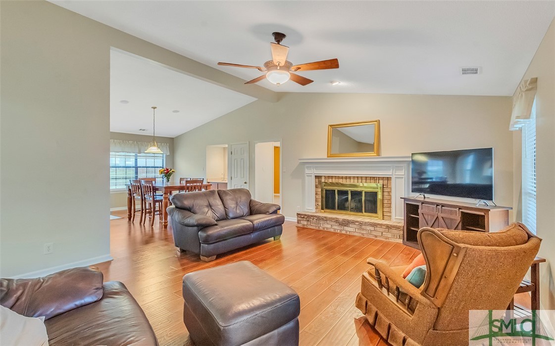 613 Cliff Drive