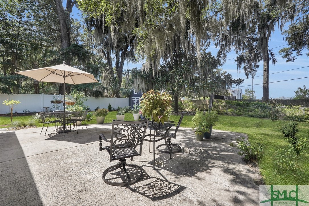 122 E Fairmont Avenue