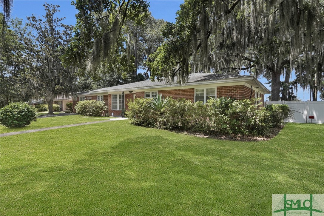 122 E Fairmont Avenue