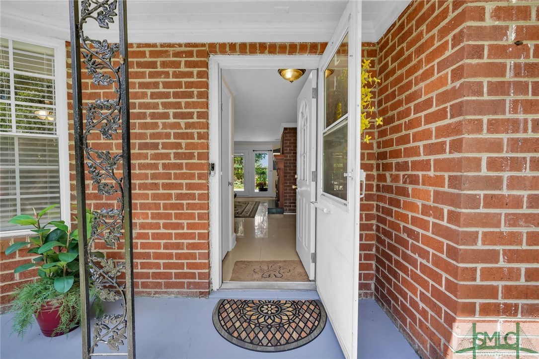 122 E Fairmont Avenue