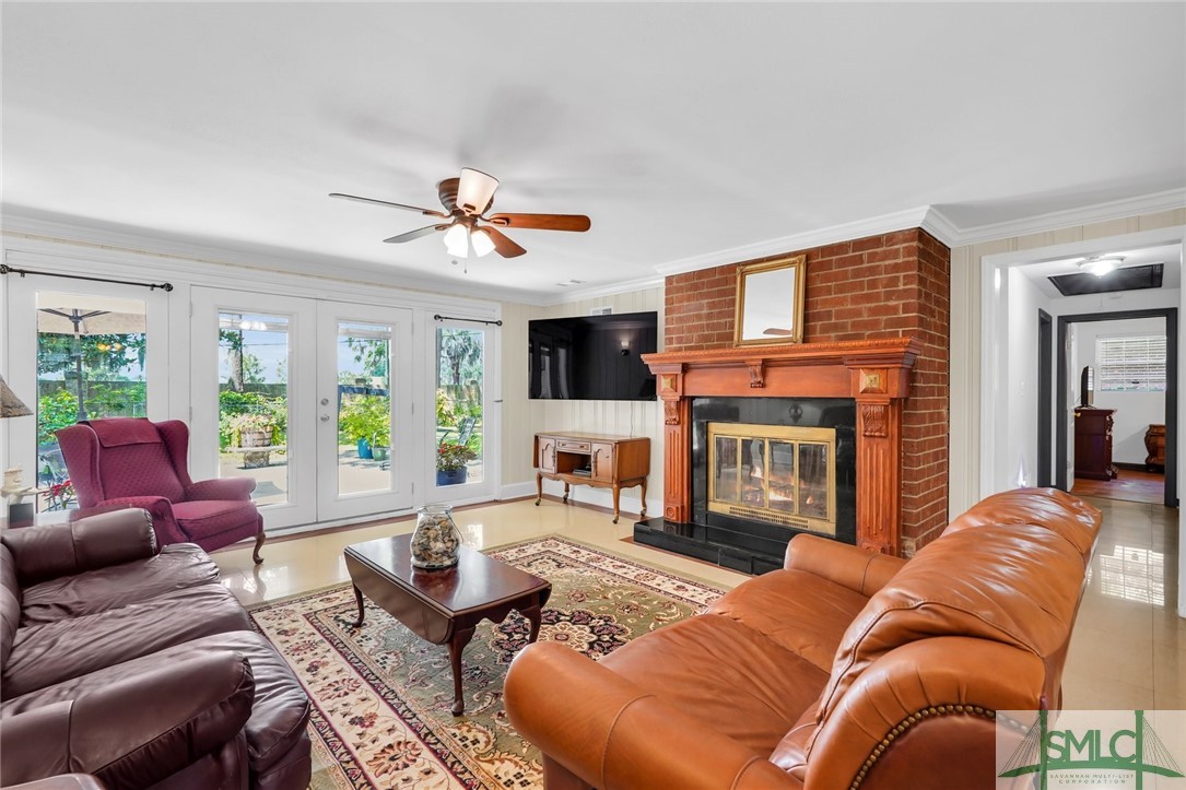 122 E Fairmont Avenue