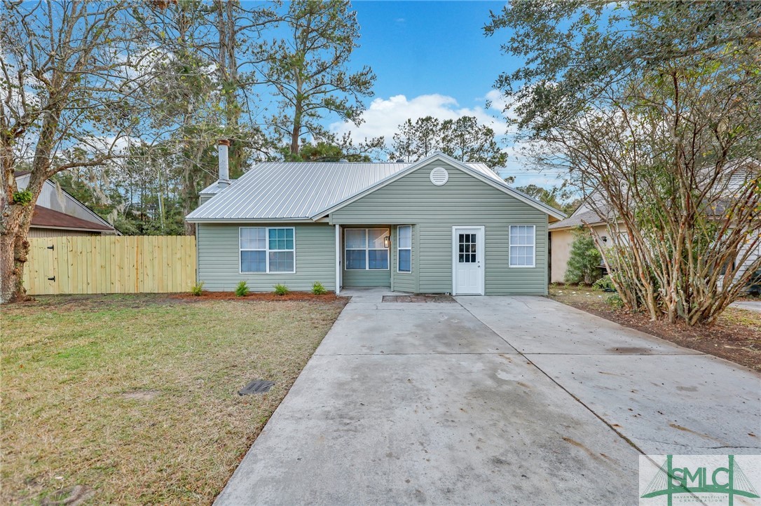 9 QUAIL HOLLOW Court W