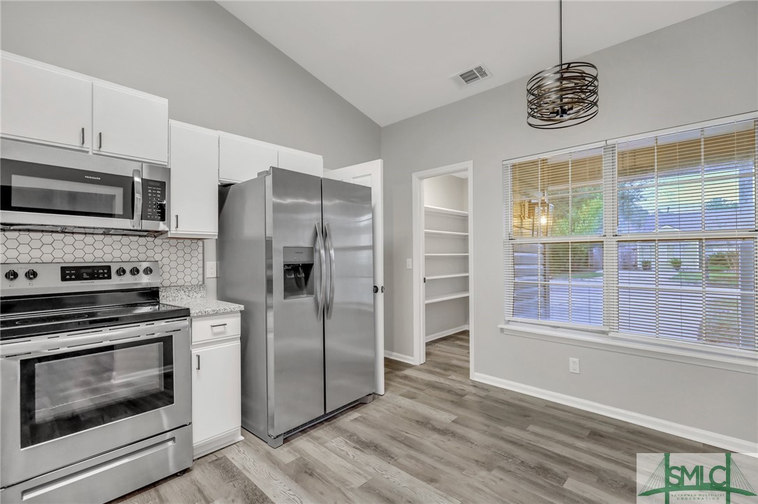 9 QUAIL HOLLOW Court W