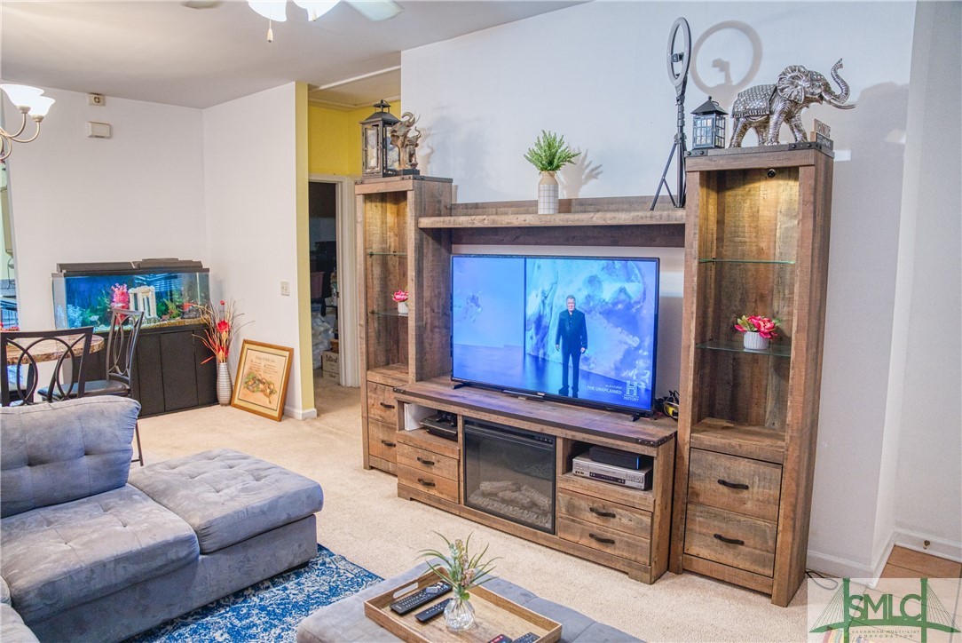 805 W 44th Street