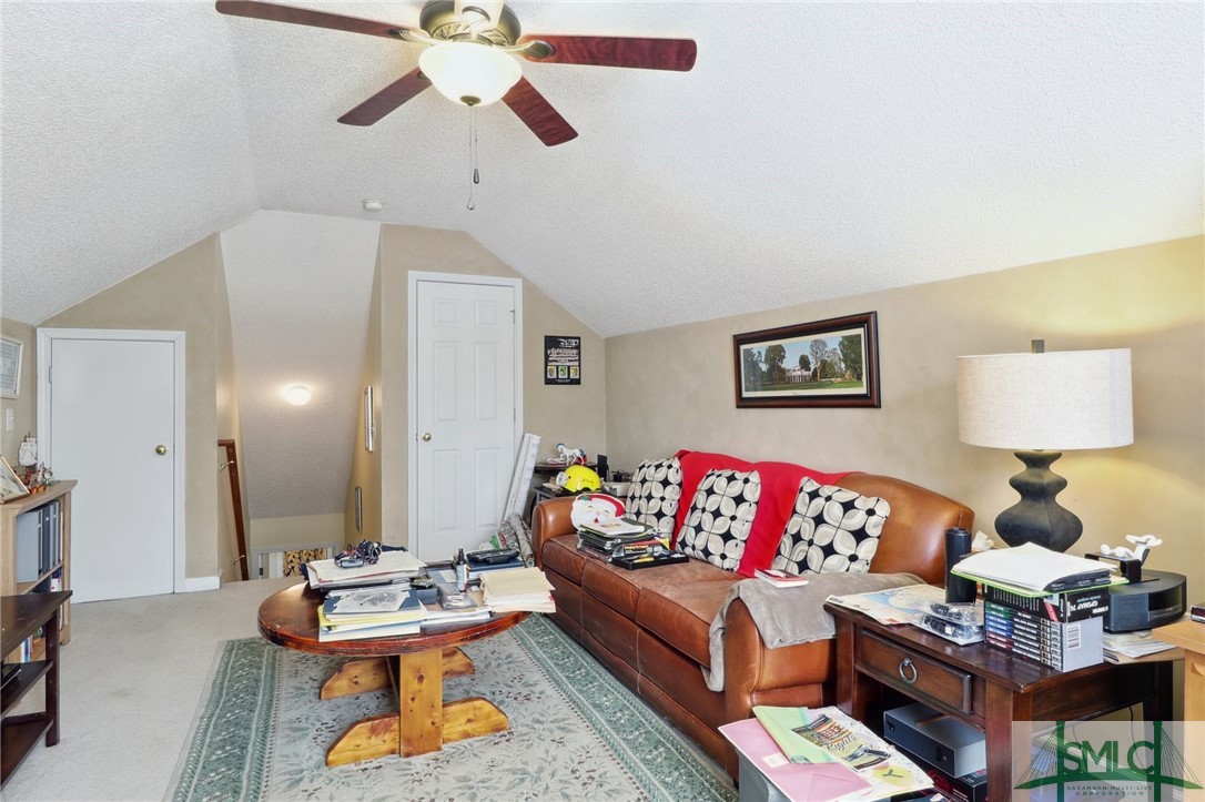 112 Laurens Lane