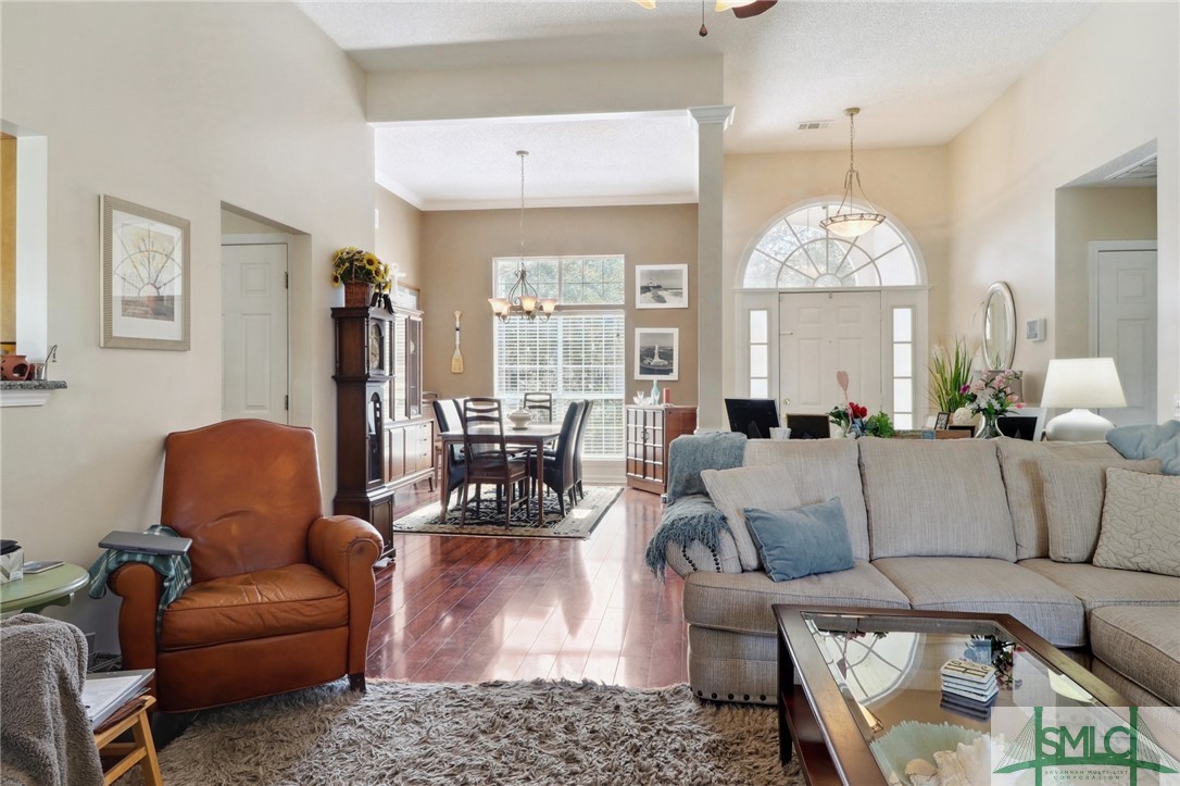 112 Laurens Lane