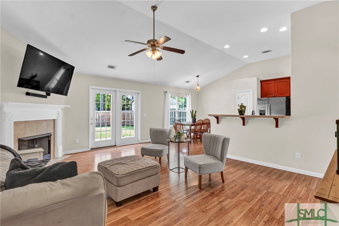 16 Twin Oaks Place