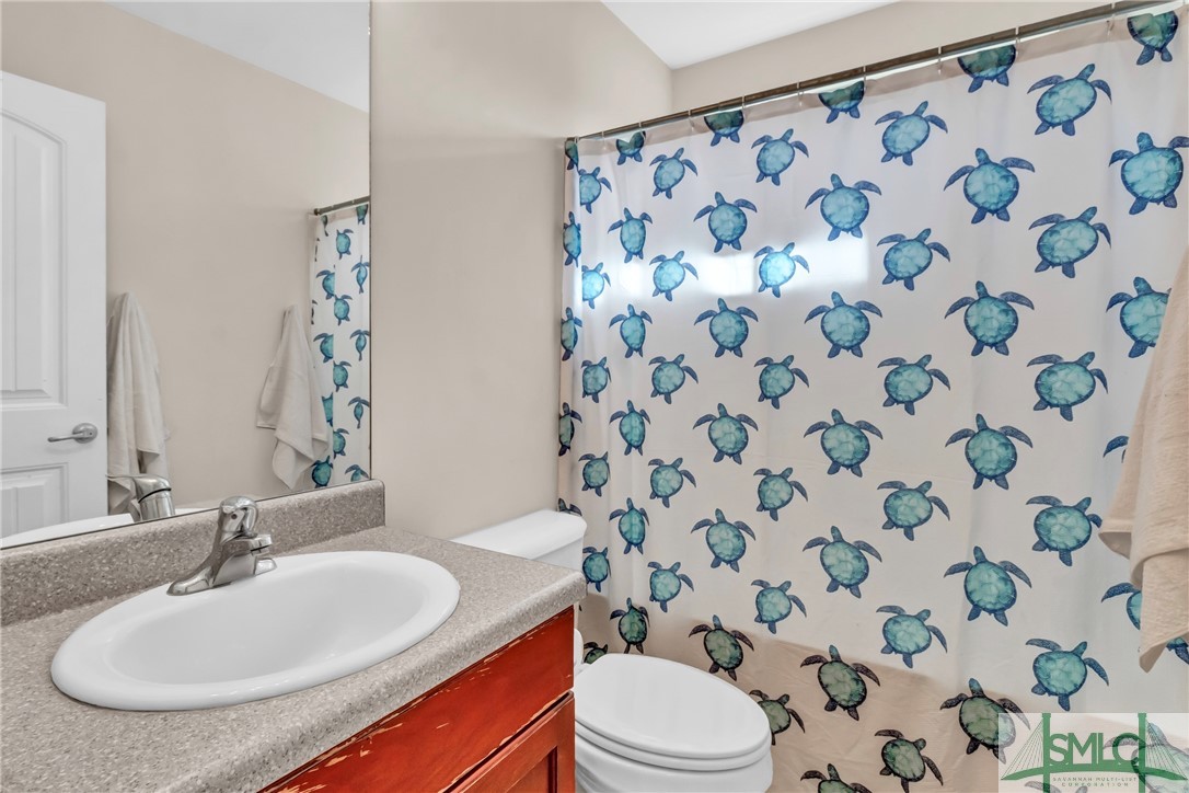 16 Twin Oaks Place