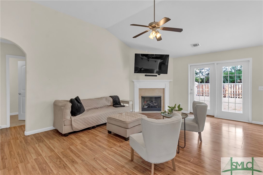 16 Twin Oaks Place