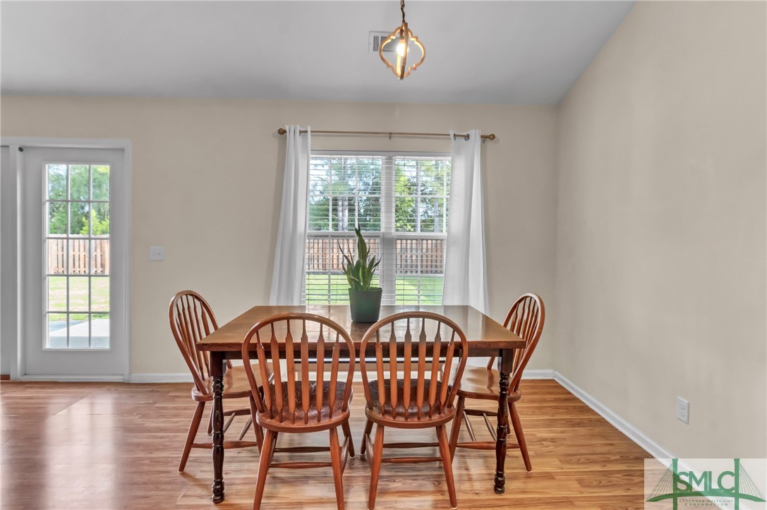 16 Twin Oaks Place