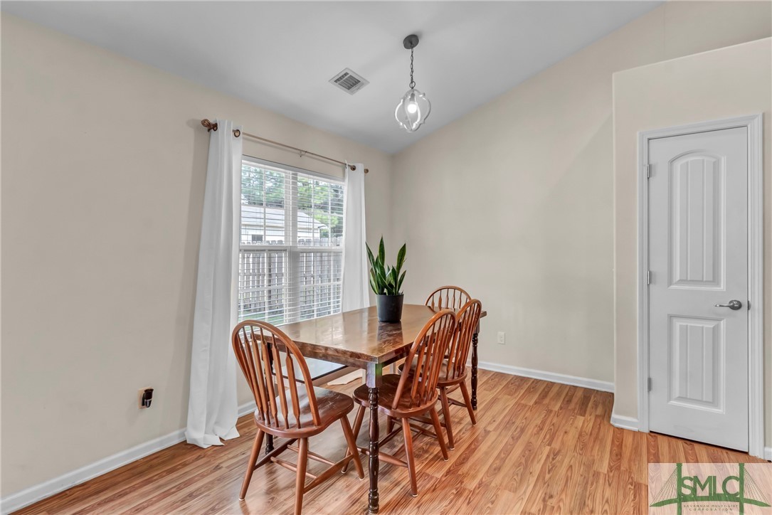 16 Twin Oaks Place