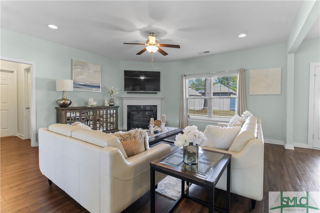 221 Blandford Way