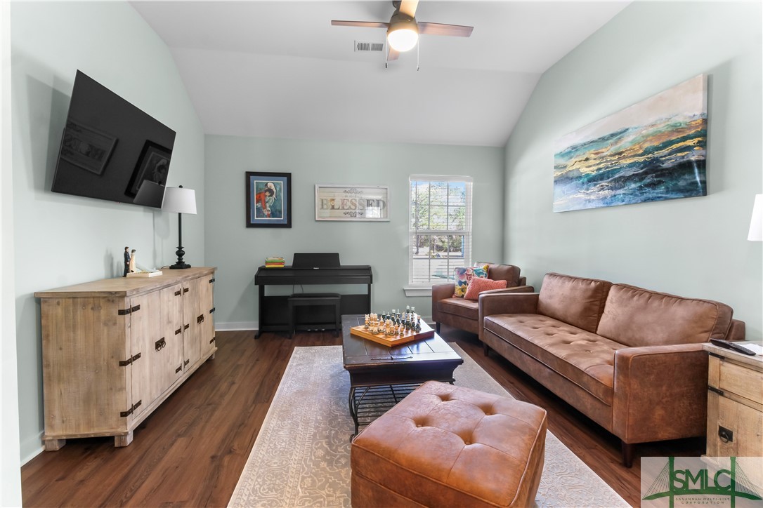221 Blandford Way