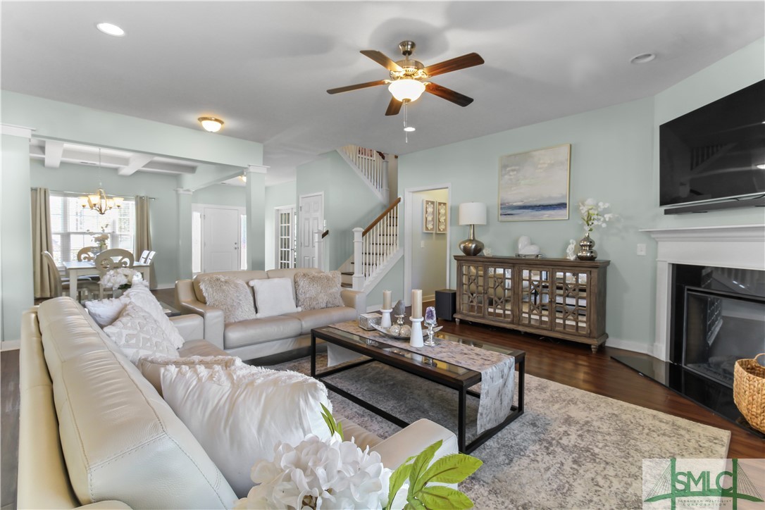 221 Blandford Way