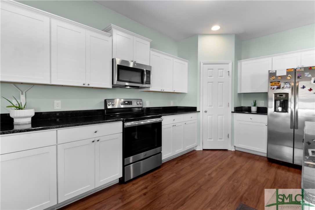 221 Blandford Way