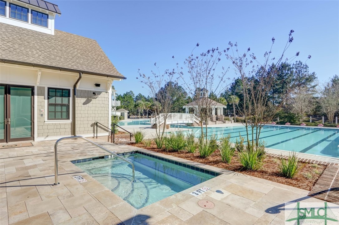 2 Oak Leaf Place