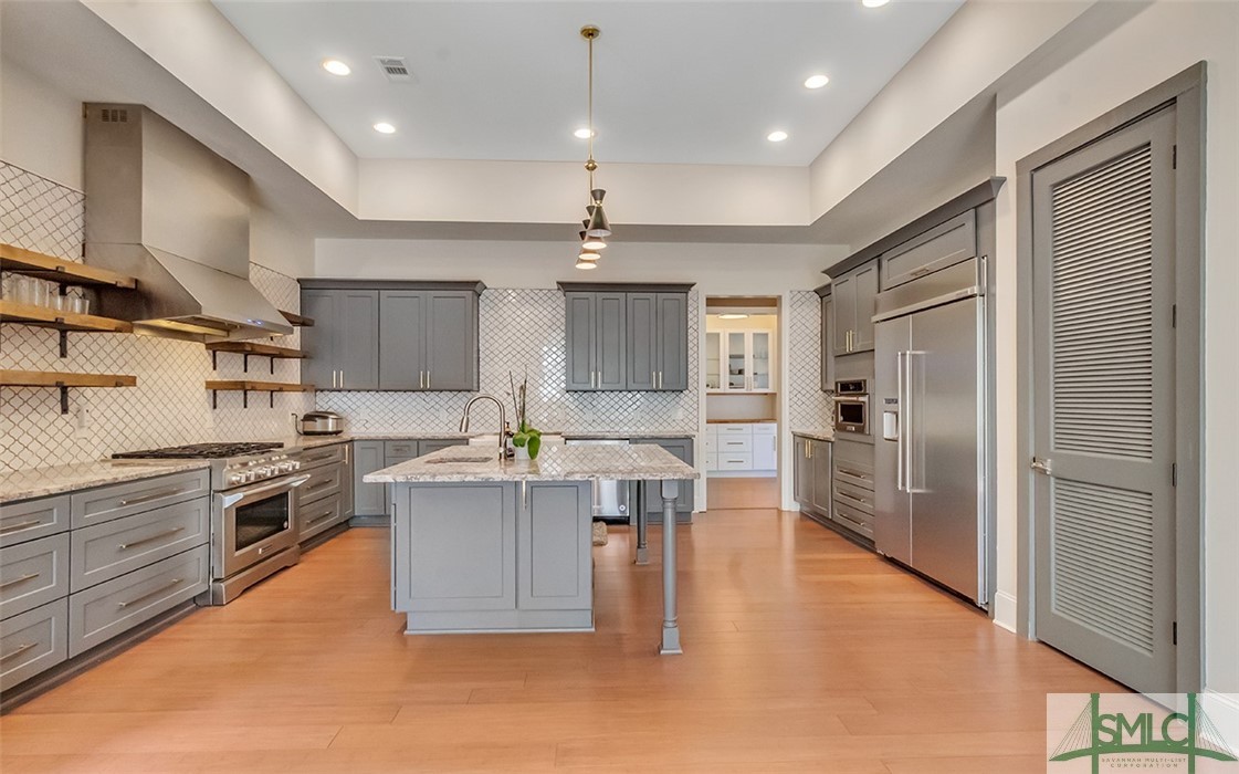 128 Grand View Drive