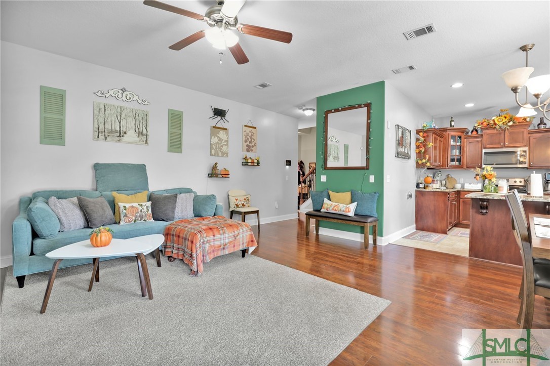 121 Wyatt Court NE