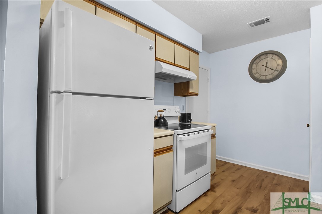 1401 King George Boulevard 16