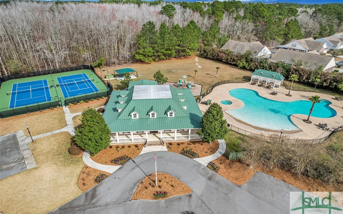 4 W Lake Heron Court
