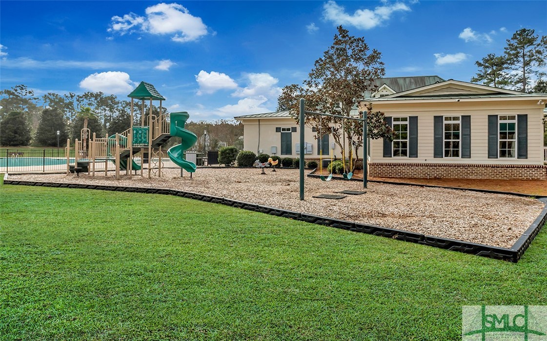 4 W Lake Heron Court