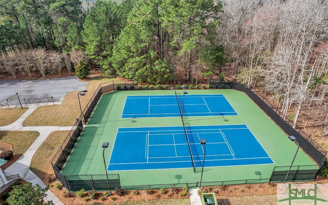 4 W Lake Heron Court