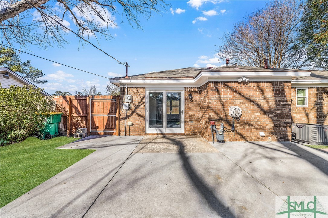 1232 Crawford Way