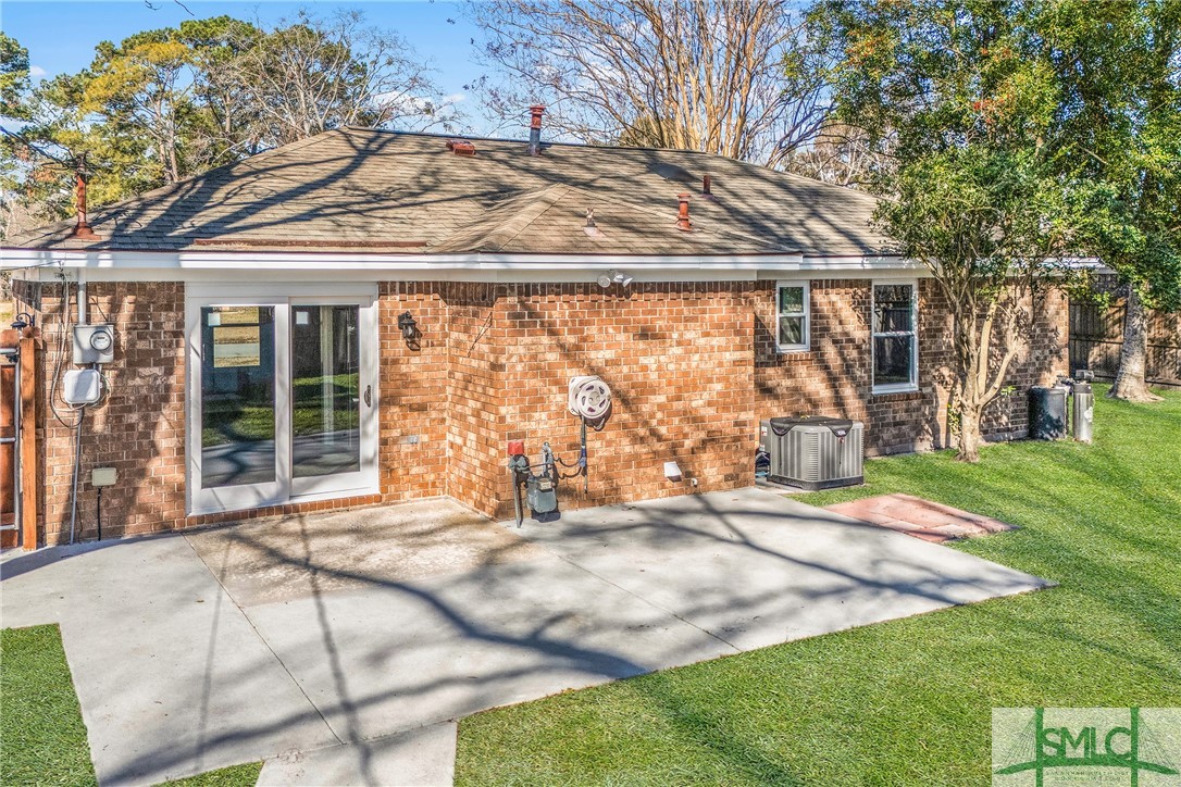 1232 Crawford Way