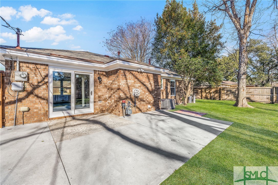 1232 Crawford Way