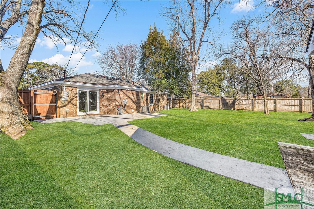 1232 Crawford Way