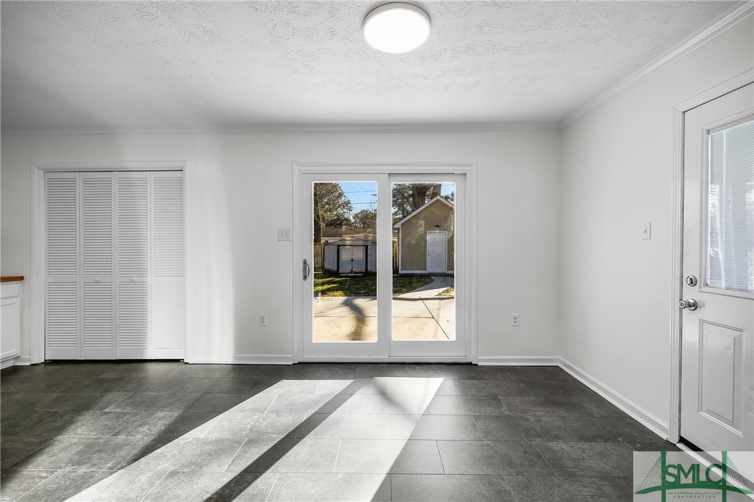 1232 Crawford Way