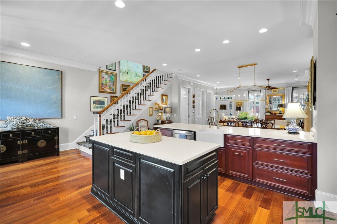 319 W Taylor Street
