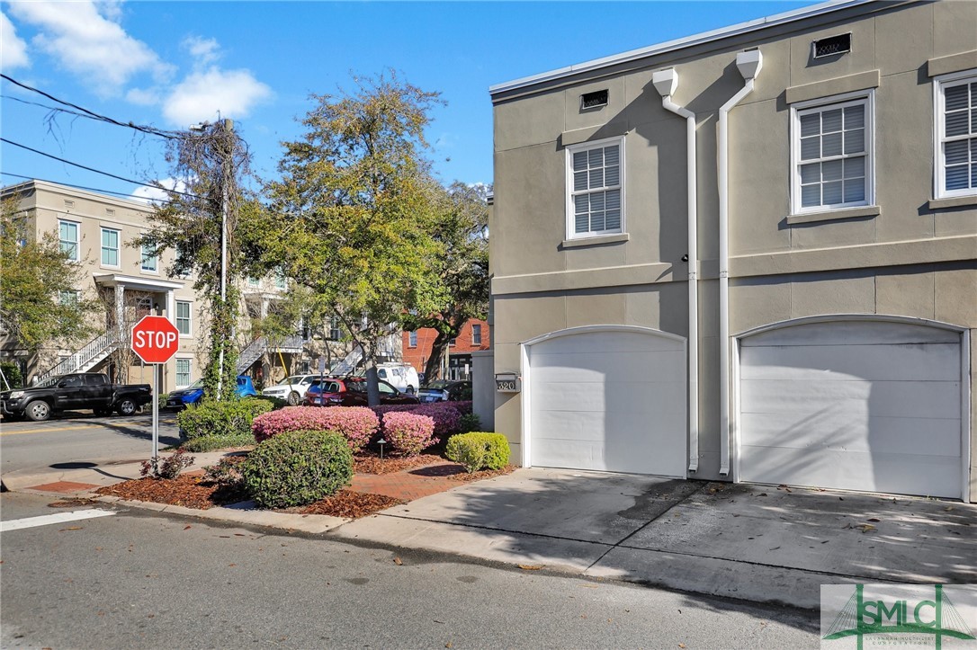 319 W Taylor Street