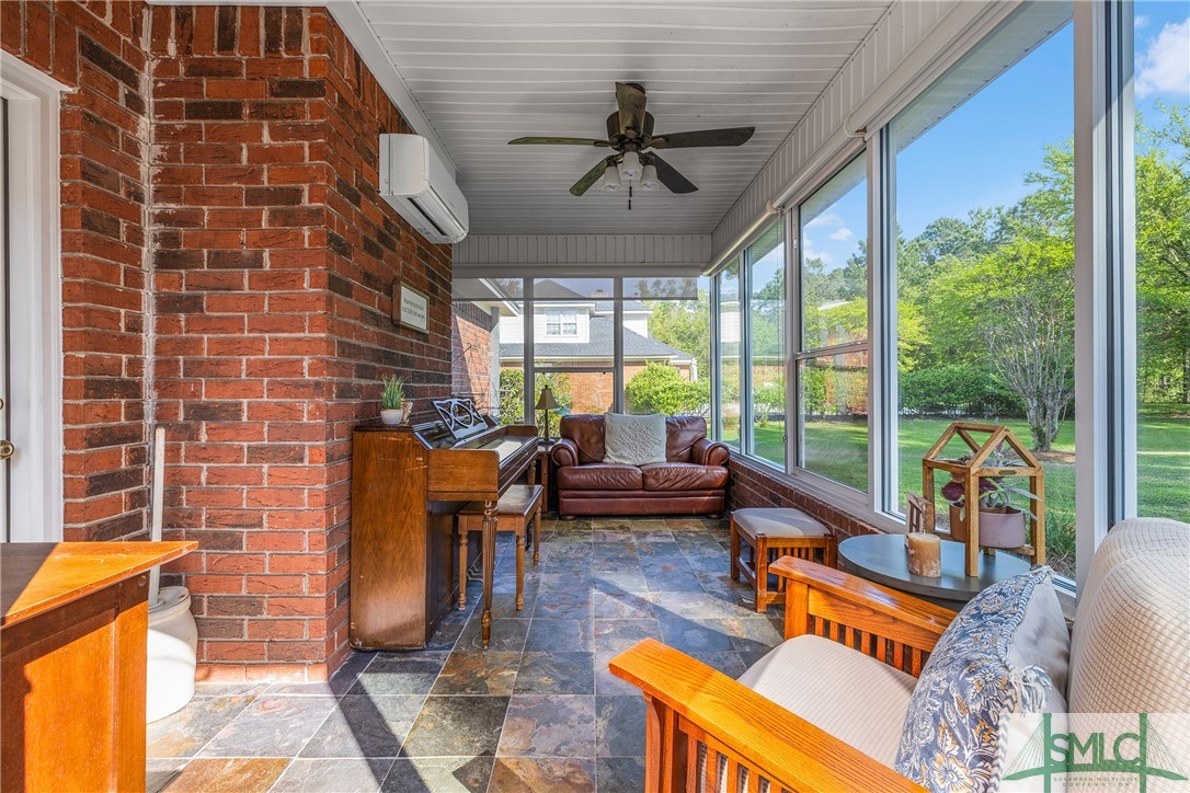 300 Stephanie Avenue