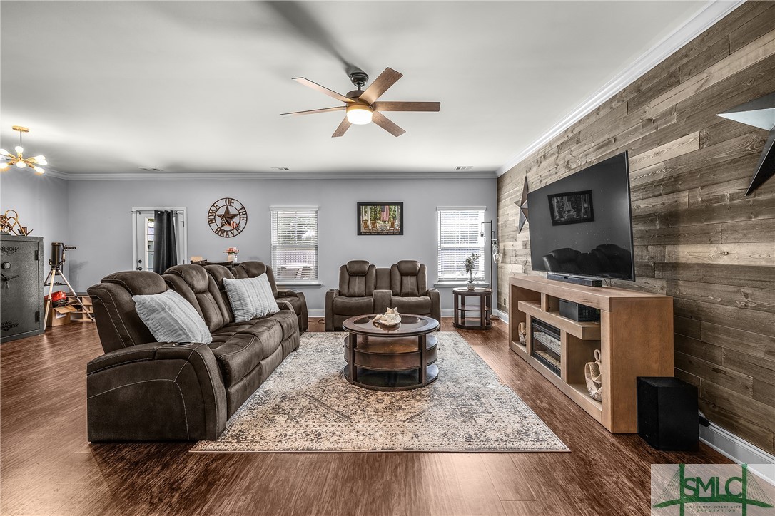 106 Greenbriar Drive