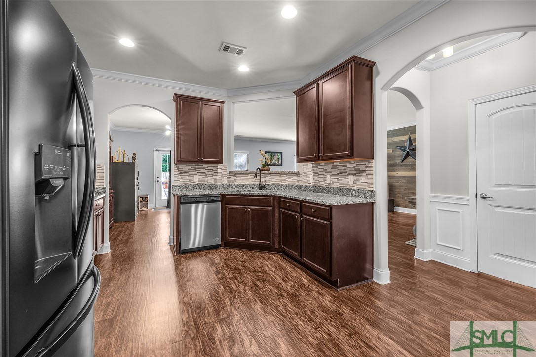 106 Greenbriar Drive