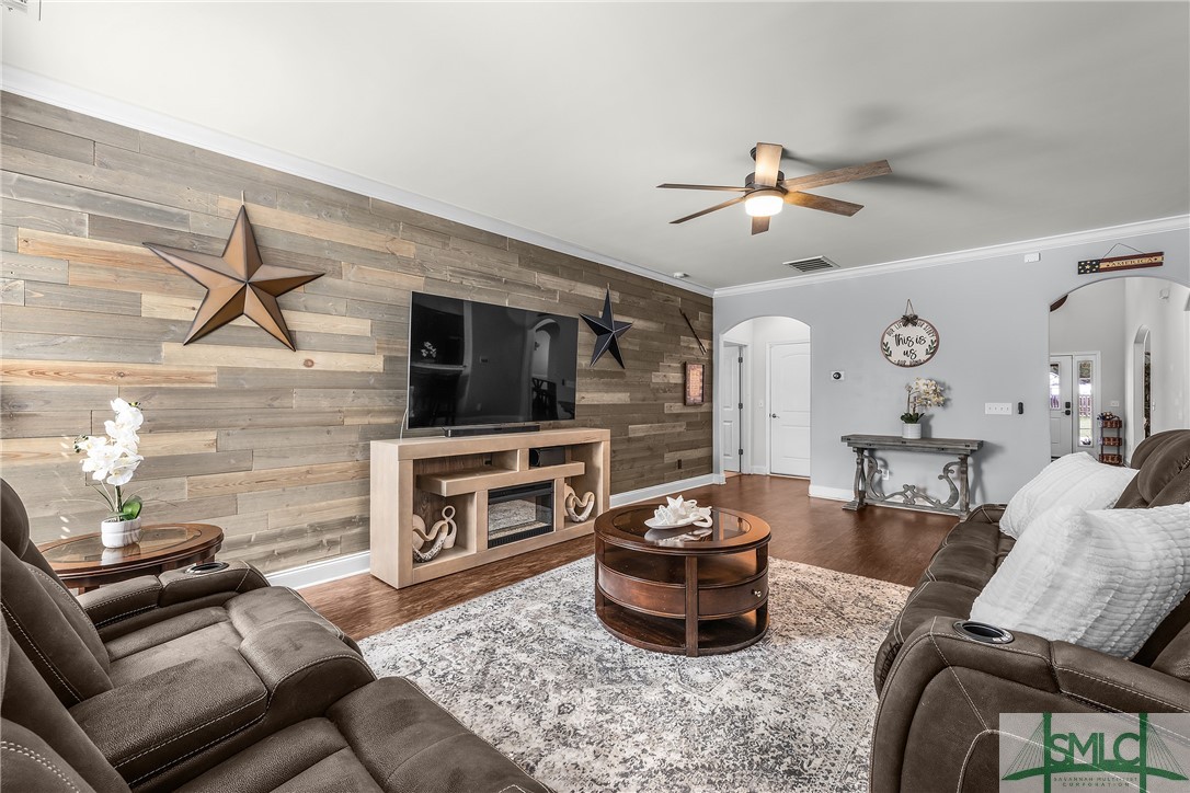 106 Greenbriar Drive