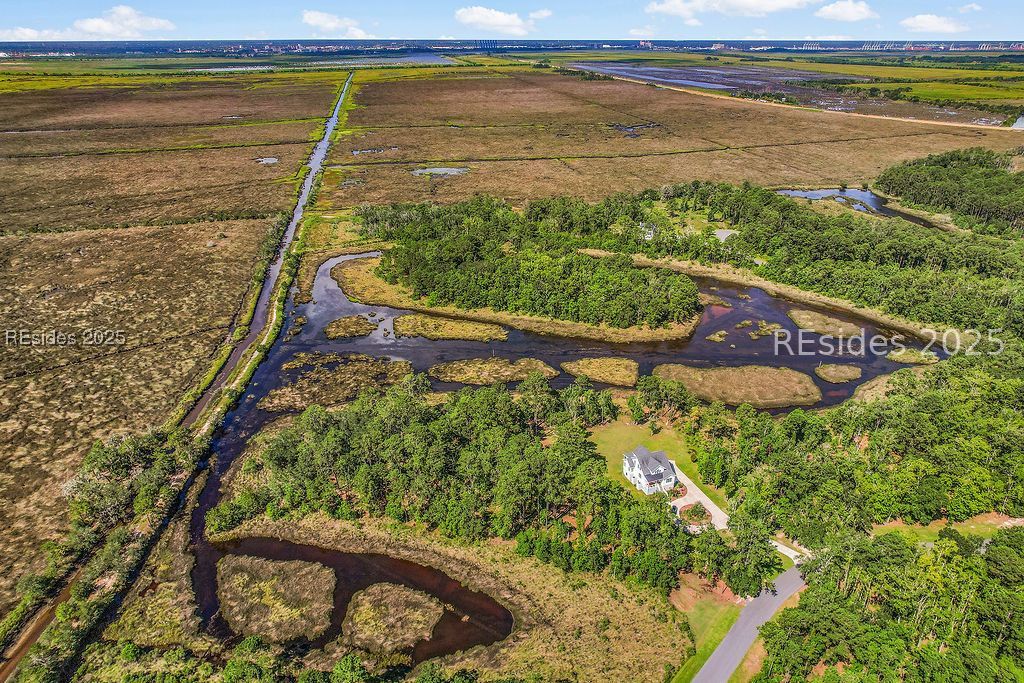546 Hunters Loop