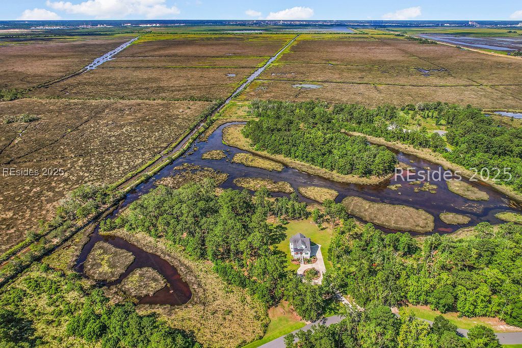 546 Hunters Loop
