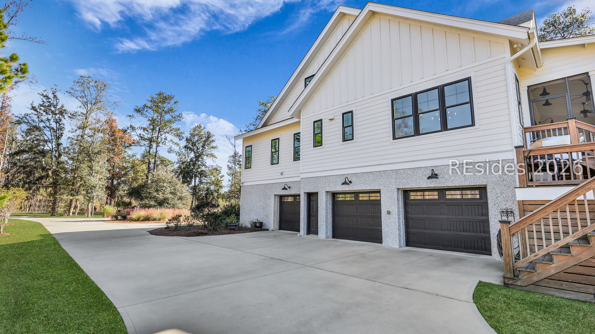 492 Hunters Loop S