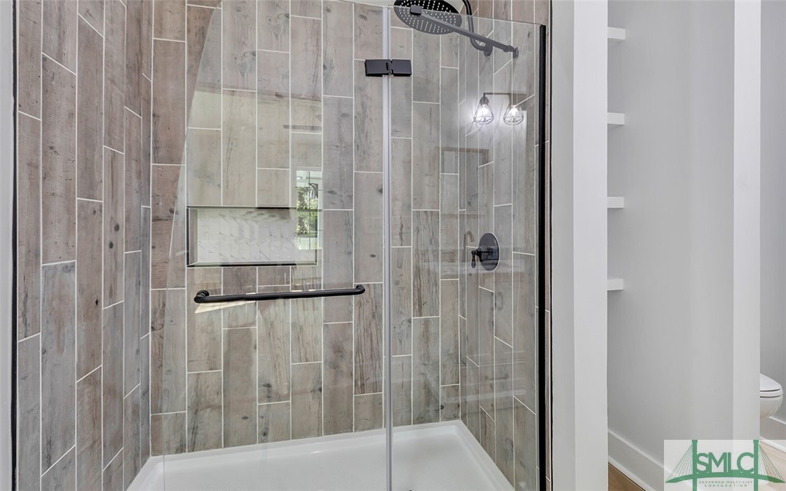 135 SW McQueen Street