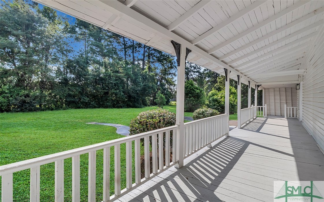 135 SW McQueen Street