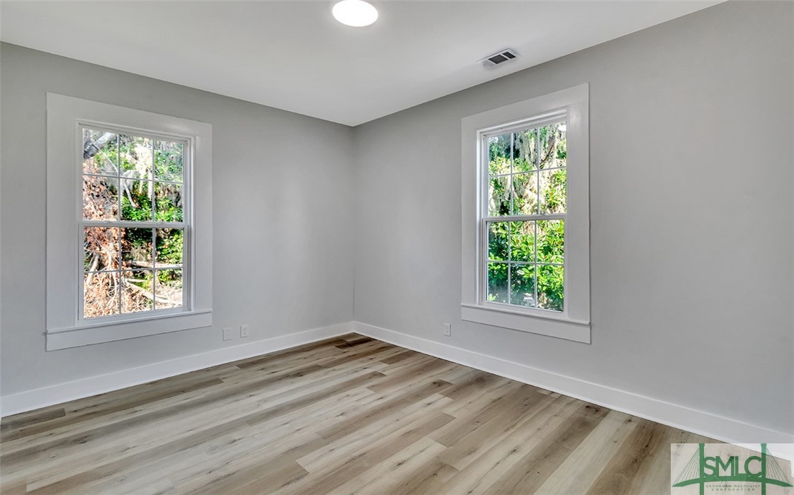 135 SW McQueen Street