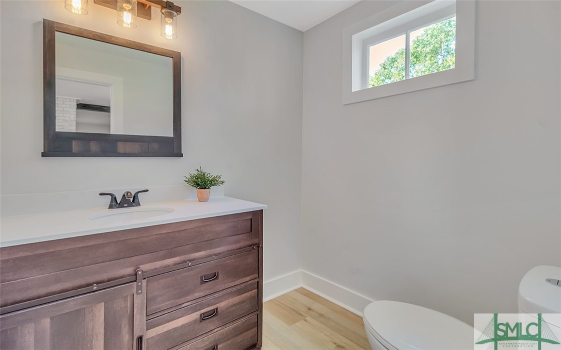 135 SW McQueen Street